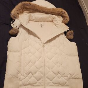 LOFT White Quilted Puffer Vest with Faux Fur Trim